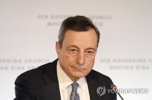 마리오 드라기 유럽중앙은행(ECB) 총재(사진)가 금리인상에 점진적으로 접근할 것이라고 밝혔다. (사진=연합뉴스)