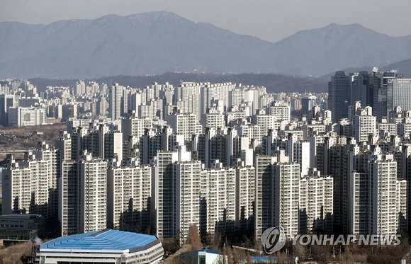 6월 서울 아파트 거래량은 지난 25일 기준 총 3832건으로 집계되면서 이달 말까지 거래량을 합쳐도 총 5000건을 넘지 못할 것으로 예상되고 있다. (사진=연합뉴스)