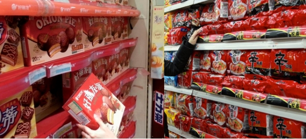 한중관계 개선과 함께 한국 식품과 화장품의 중국 수출이 회복세를 보이고 있다. (사진=오리온, 농심)