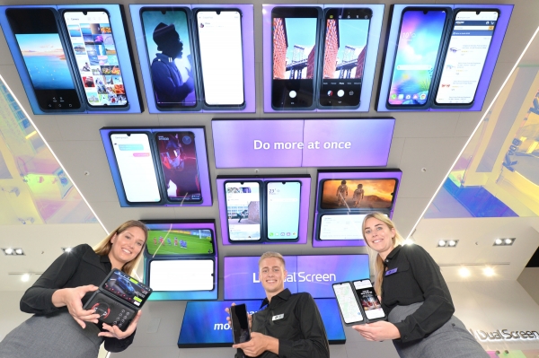LG전자가 스마트폰 ‘LG V50S ThinQ’와 ‘LG 듀얼 스크린’이 국내 출시를 앞두고 있다. (사진=LG전자)