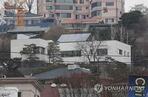 신세계 이명희 회장의 서울 용산구 한남동 자택이 올해 전국 표준단독주택 중 가장 비싼 것으로 나타났다. (사진=연합뉴스)