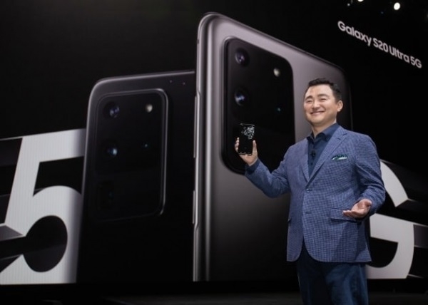 삼성전자는 11일(현지시간) 미국 샌프란시스코 팰리스 오브 파인 아트에서 '삼성 갤럭시 언팩 2020'을 열고 플래그십 스마트폰 갤럭시 S20을 공개했다. (사진=삼성전자)