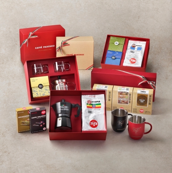 이탈리안 커피전문점 파스쿠찌가 '홈 카페'용 설 선물세트를 선보였다. SPC그룹이 운영하는 파스쿠찌가 설 명절을 앞두고 ‘설 선물세트’ 4종을 출시했다고 10일 밝혔다. (사진=SPC그룹)