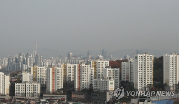 분양가상한제를 피해가려는 서울시내 주요 재건축·재개발 조합과 주택도시보증공사(HUG)간 일반분양가 협의가 이달부터 본격화한다. (사진=연합뉴스)