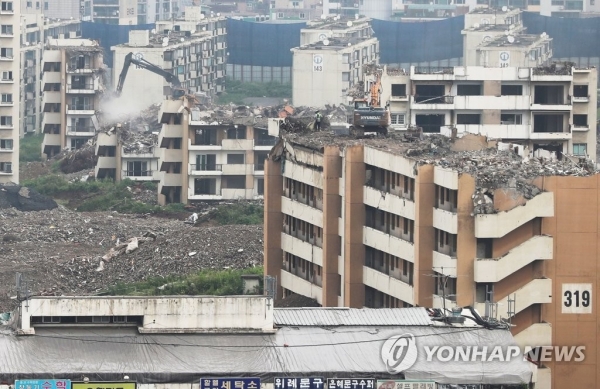 서울 강동구 둔촌주공아파트는 총 1만2032가구로, 역대 최대 규모의 재건축 단지로 꼽힌다. (사진=연합뉴스)
