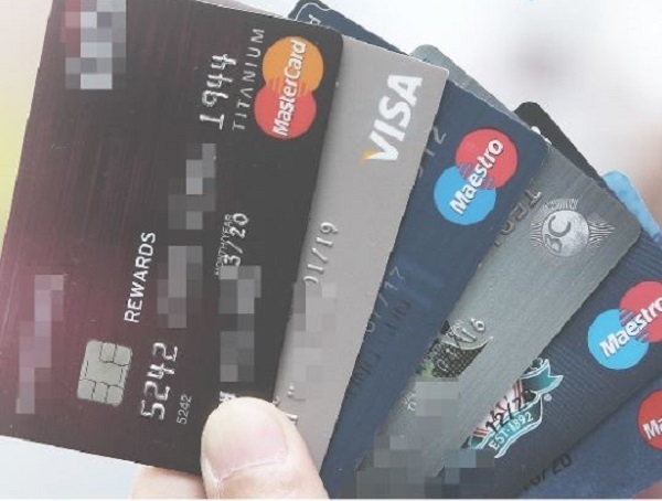 긴급재난지원금 유치율 규모를 보면 은행계 카드사인 신한·KB국민카드가 독식한 것으로 나타났다. (사진=연합뉴스)
