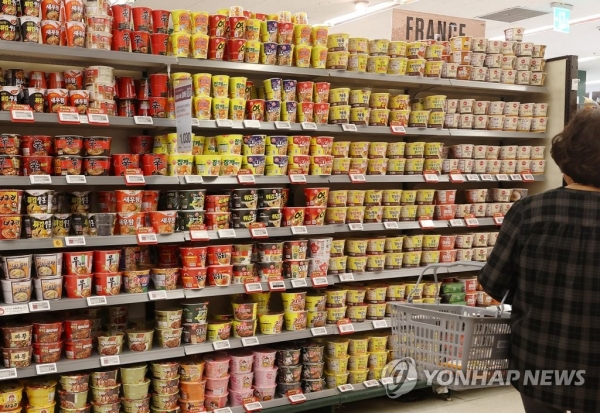 추석 이후 식료품 가격 잇따라 오르자 정부가 식품업계를 향해 ‘경고성 메시지’를 보냈다. (사진=연합)